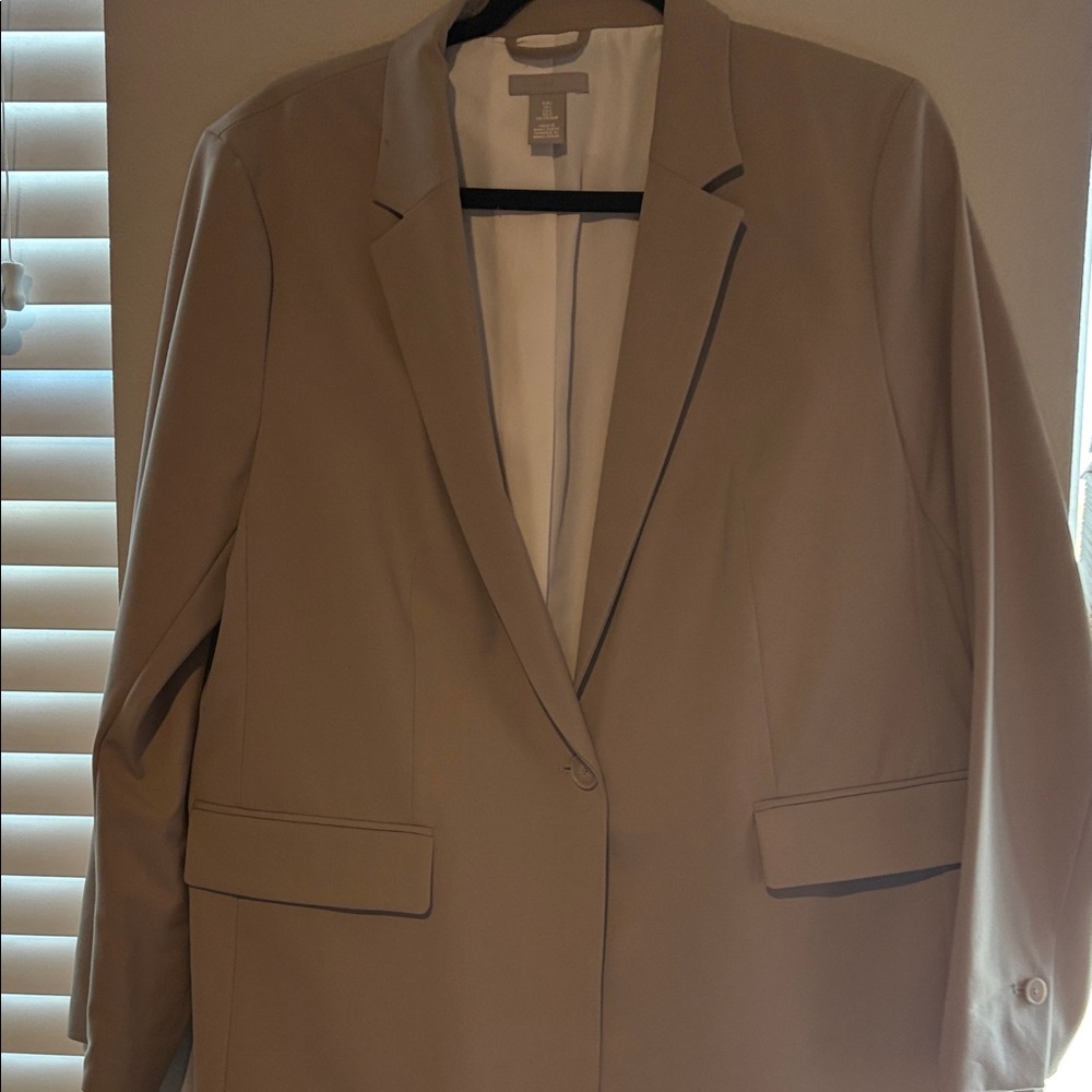 H&M Elegant Tan Blazer